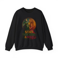 Stay Wicked And Wild sweatshirt | Heks og prinsesse i farvet glas, rund hals | Magisk heksesweater | Æstetisk efterårshættetrøje med hætte, gave